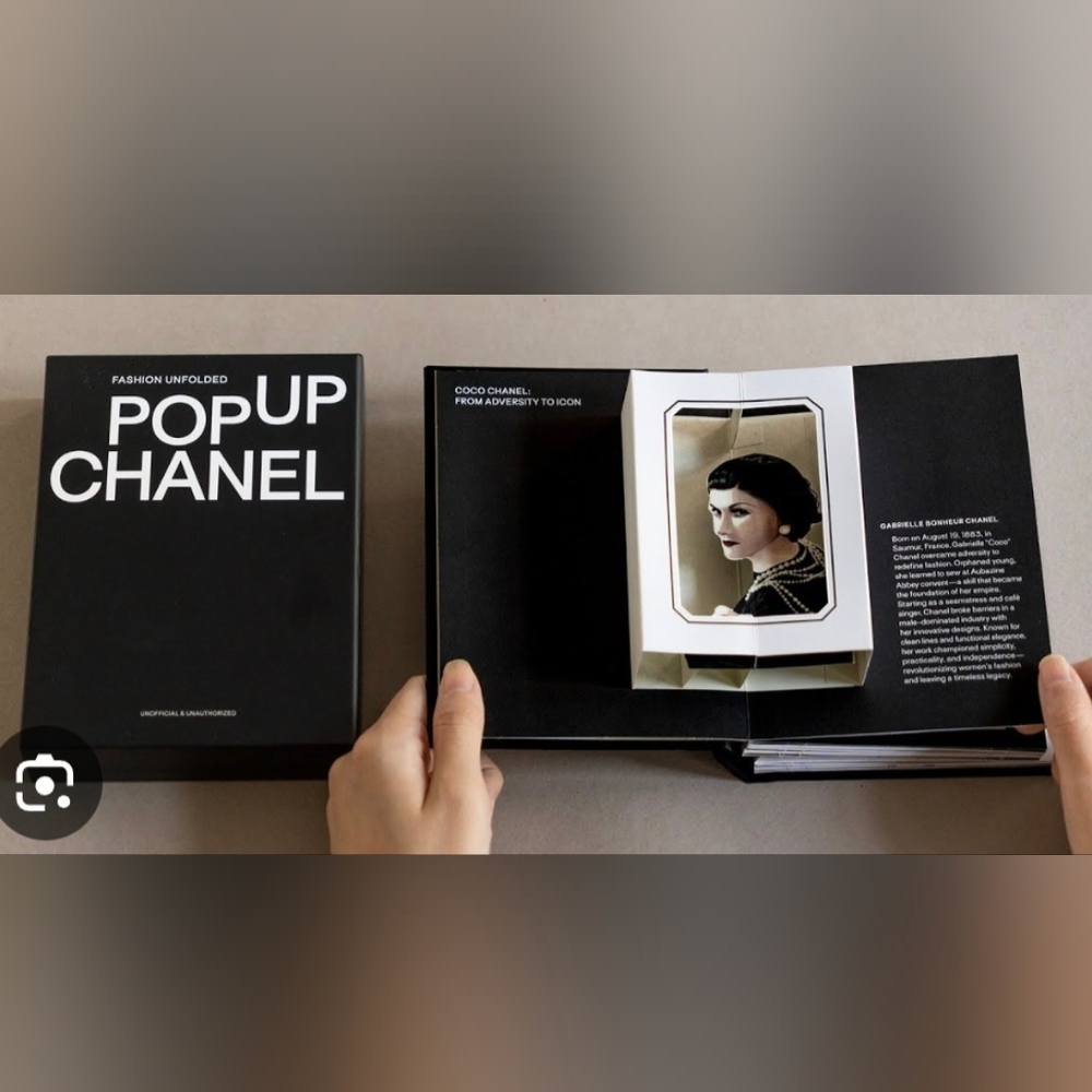 CHANEL Pop-Up Book